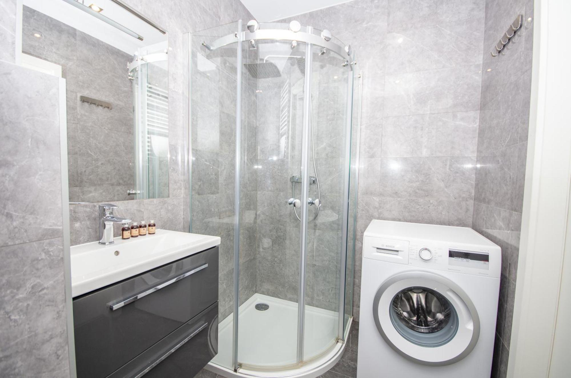 Inpoint Zablocie Modern Apartments For Work&Travel Krakow Dış mekan fotoğraf